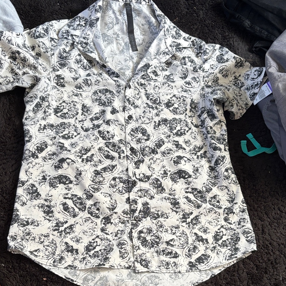 Mens Lululemon Gray and White Artistic Shirt size M lemons and kisses